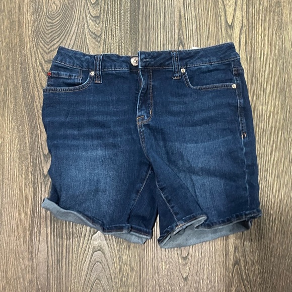 Seven7 Weekend Shorts Mid Rise Whisker Denim Stretch Dark Wash Blue Size 6 - Picture 1 of 7